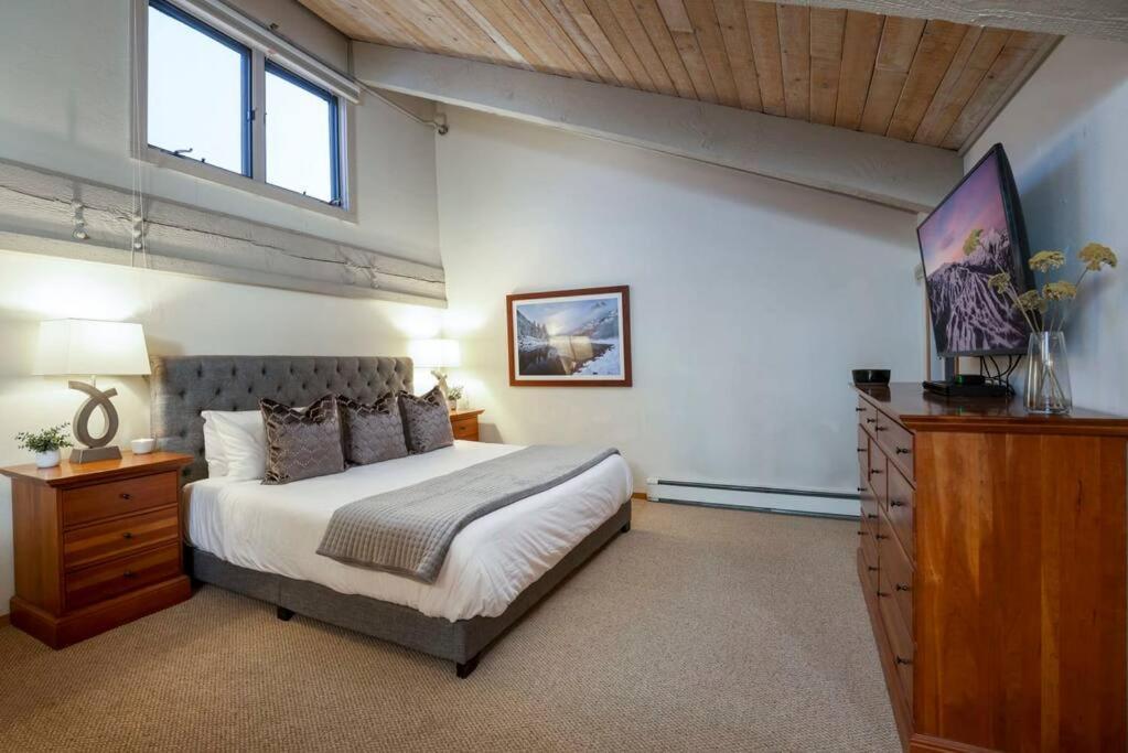 Updated 3 Bedroom 2 Ba With Pool & Hot Tub - Stunning Mountain Views! Snowmass Village Esterno foto