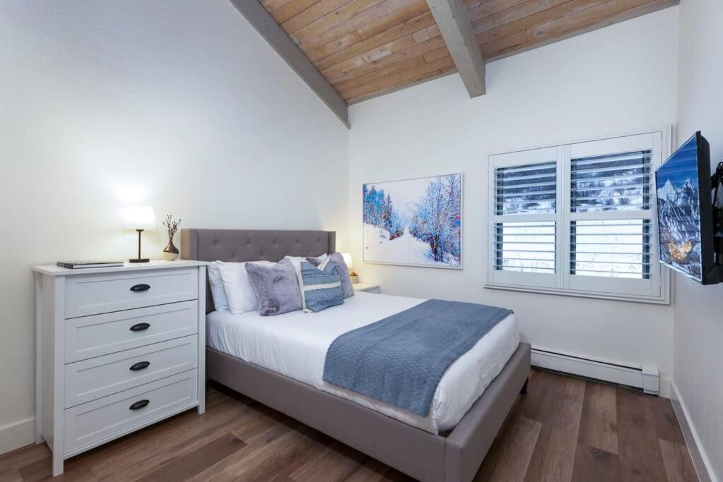 Updated 3 Bedroom 2 Ba With Pool & Hot Tub - Stunning Mountain Views! Snowmass Village Esterno foto